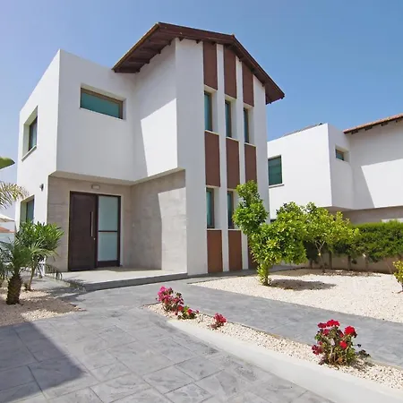 Dina Villa